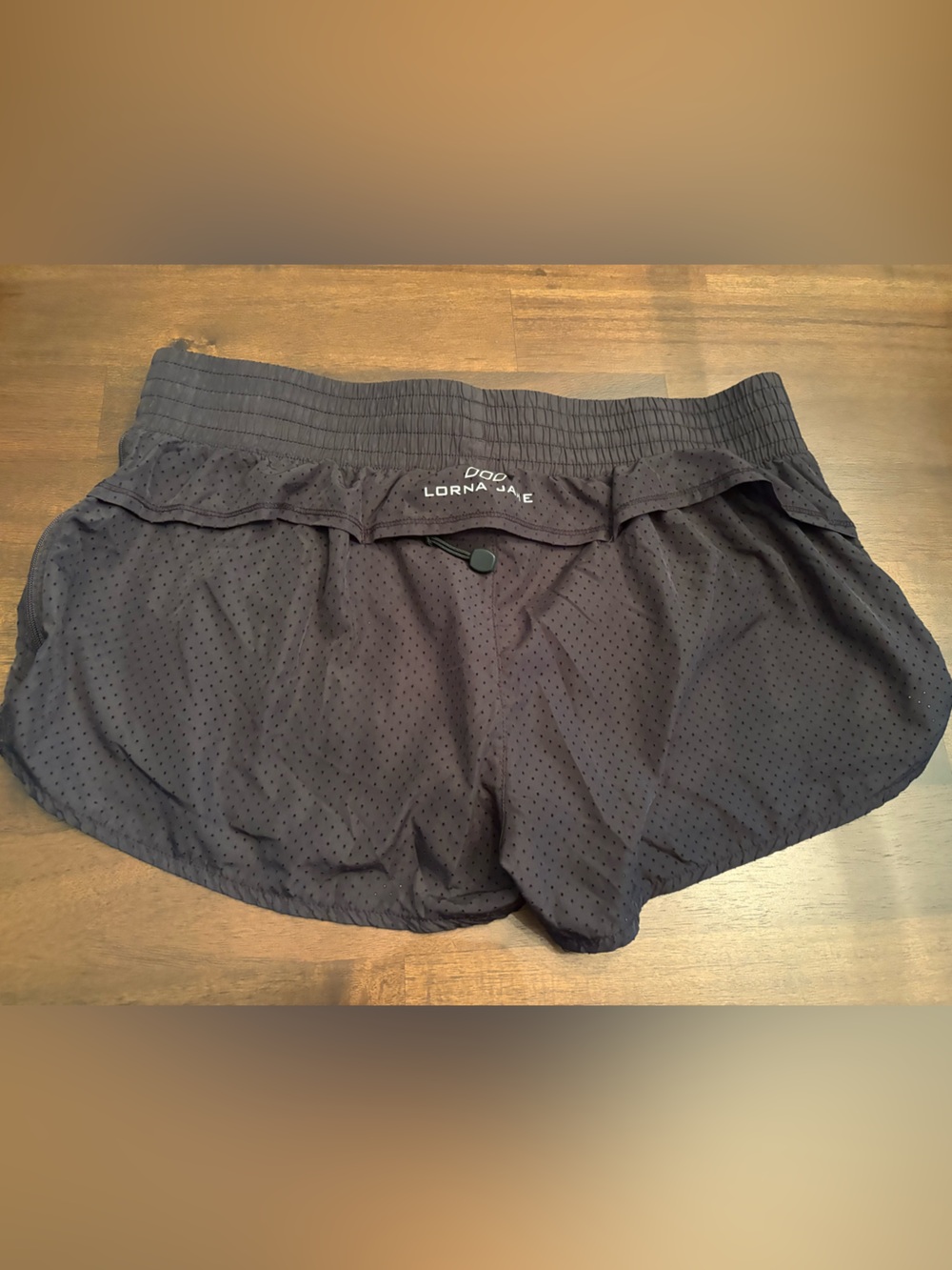Lorna Jane Zip It Perforated Run Shorts Sz Lg branded waistband Athletic Wear